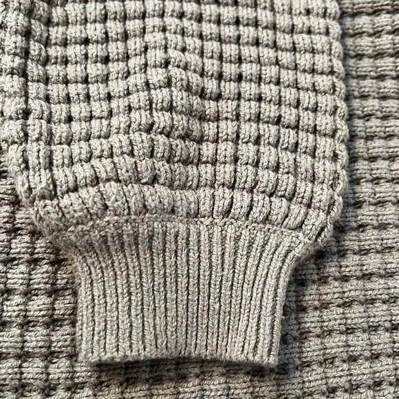 Hollister Easy Waffle Cropped Taupe Brown Knit Sweater Size Small - Picture 6 of 6